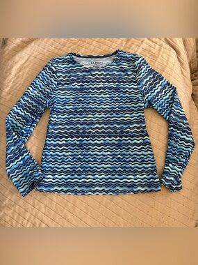 L.L. Bean Women's Wave-Stripe Long Sleeve Top in Navy and Light Blue